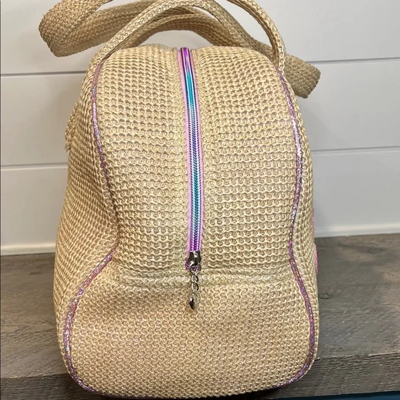 Miss Gwen's - OMG -  "VACAY" Straw Color Block Medium Duffle Bag - Picture 5 of 8